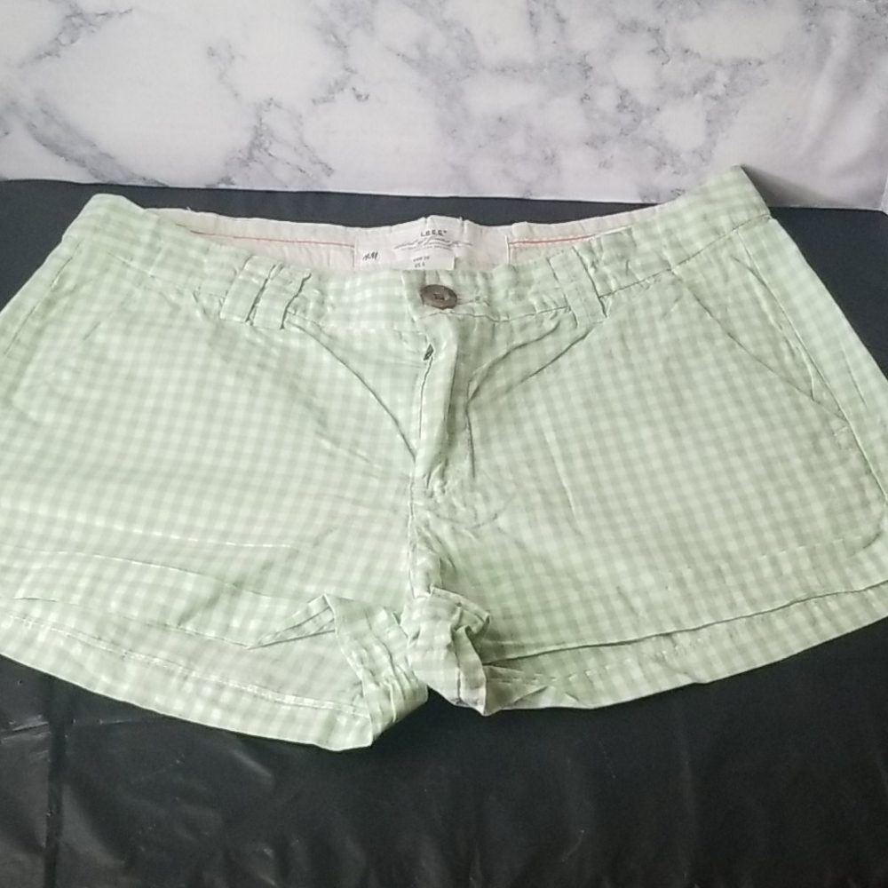 H&M Shorts Women's Size 6 Green & White Plaid